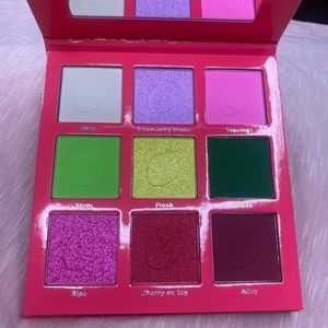 Alien Cosmetics Strawberry Milkshake Eyeshadow Palette